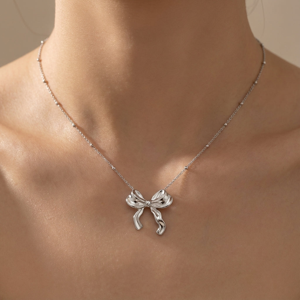 Zilveren Strik Halsketting