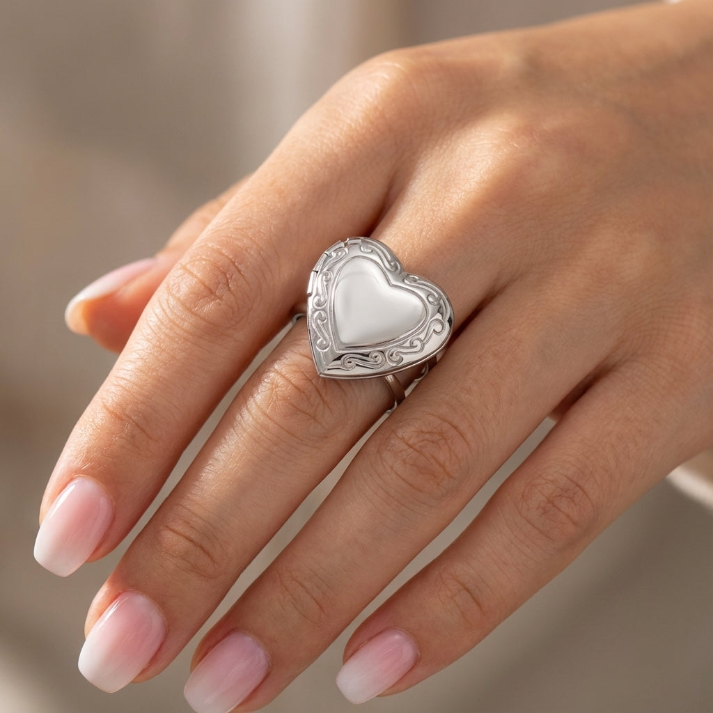 Hartvormige Zilveren Ring