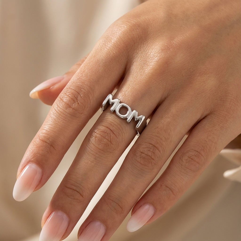 'Mom' Ring
